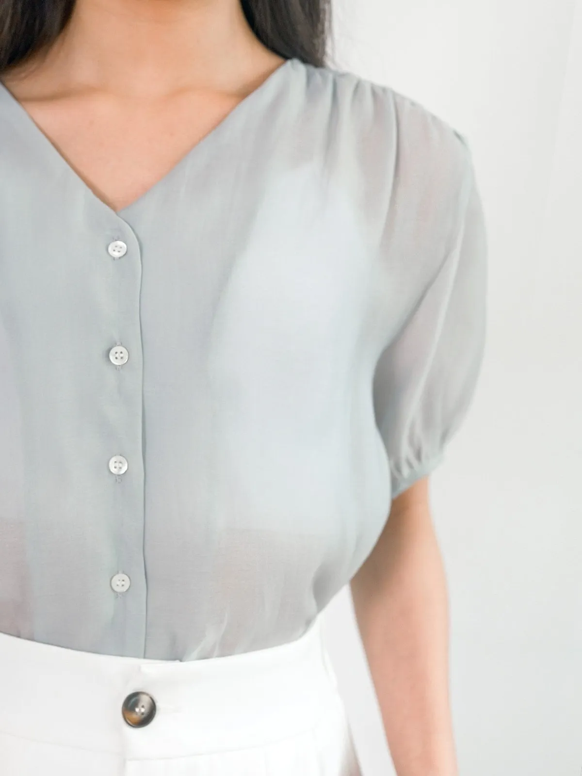 Aurora V-neck Puff Sleeve Top*