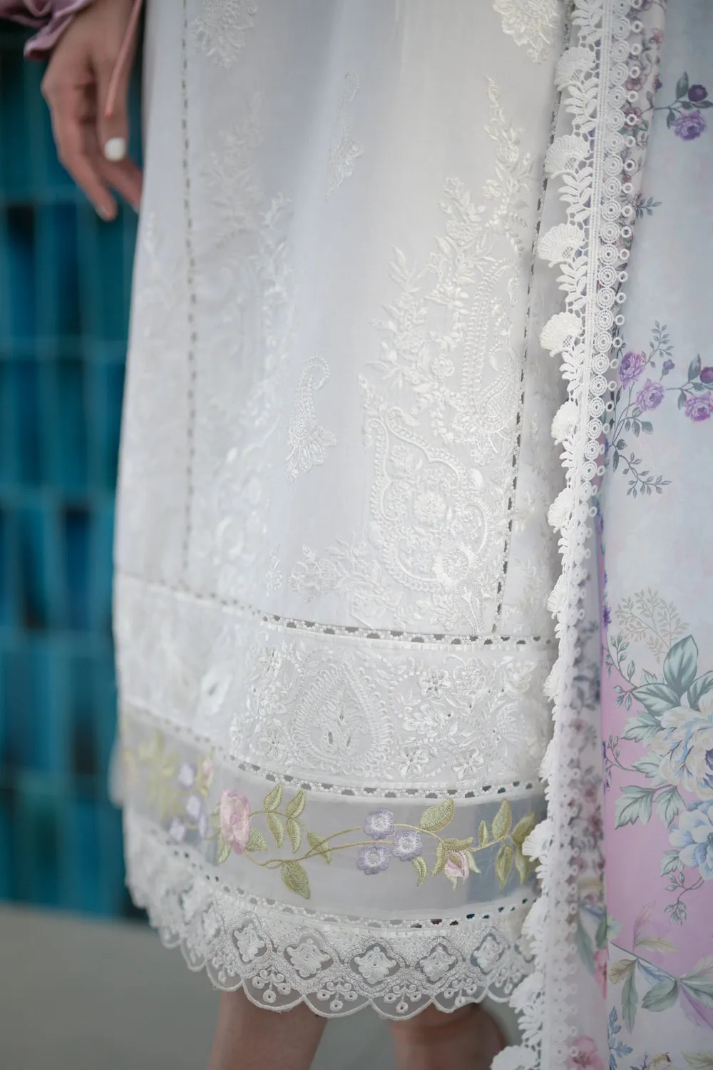 Luxury Lawn Vol 2 '24 - White - Nel-24612