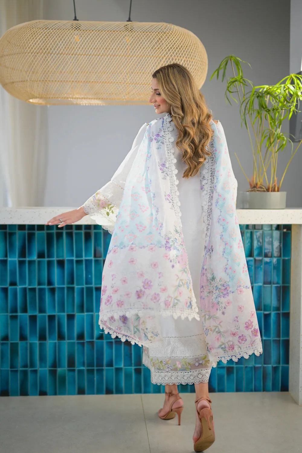 Luxury Lawn Vol 2 '24 - White - Nel-24612