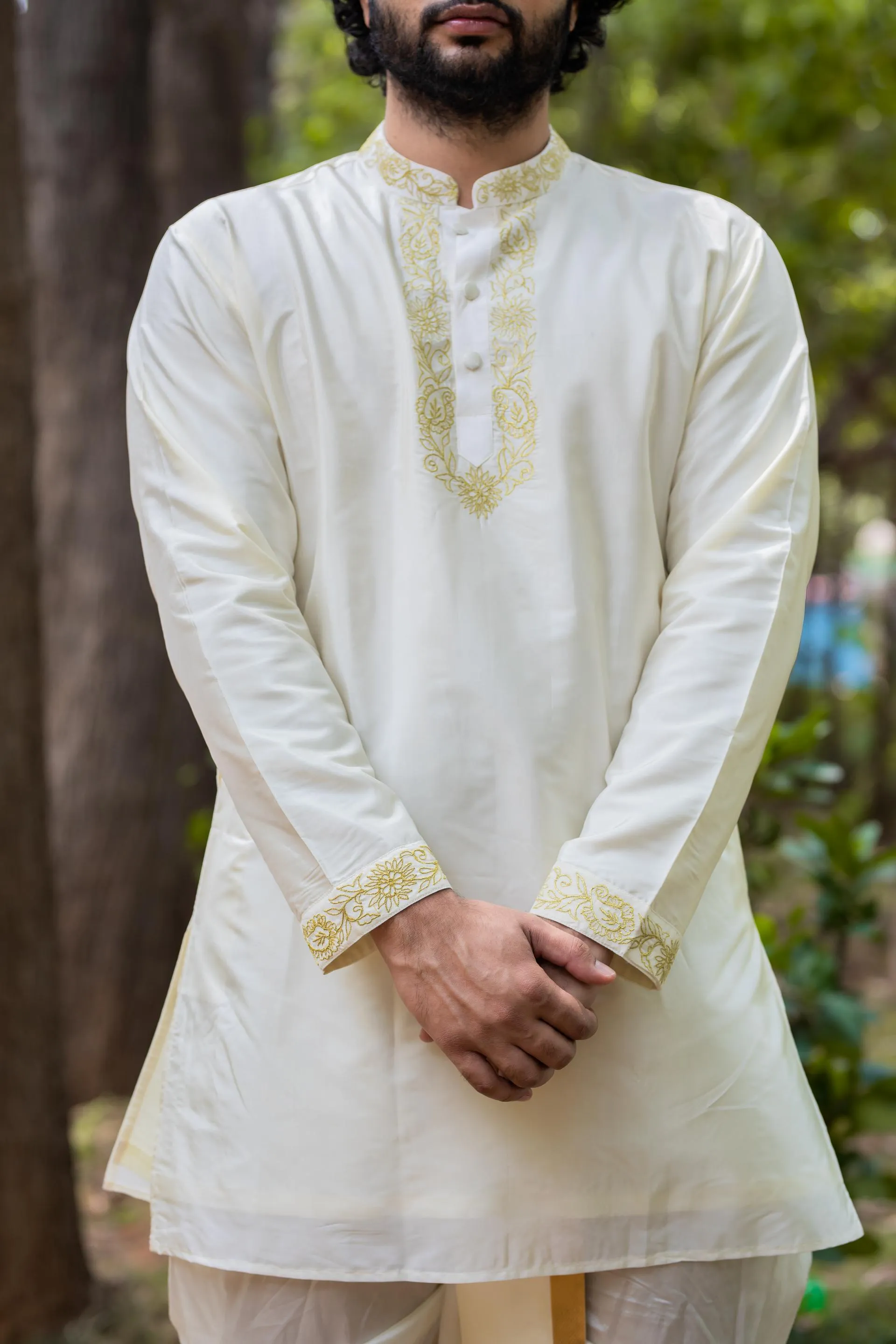 Men's Machine Embroidered Pattu Set - Hilo Design