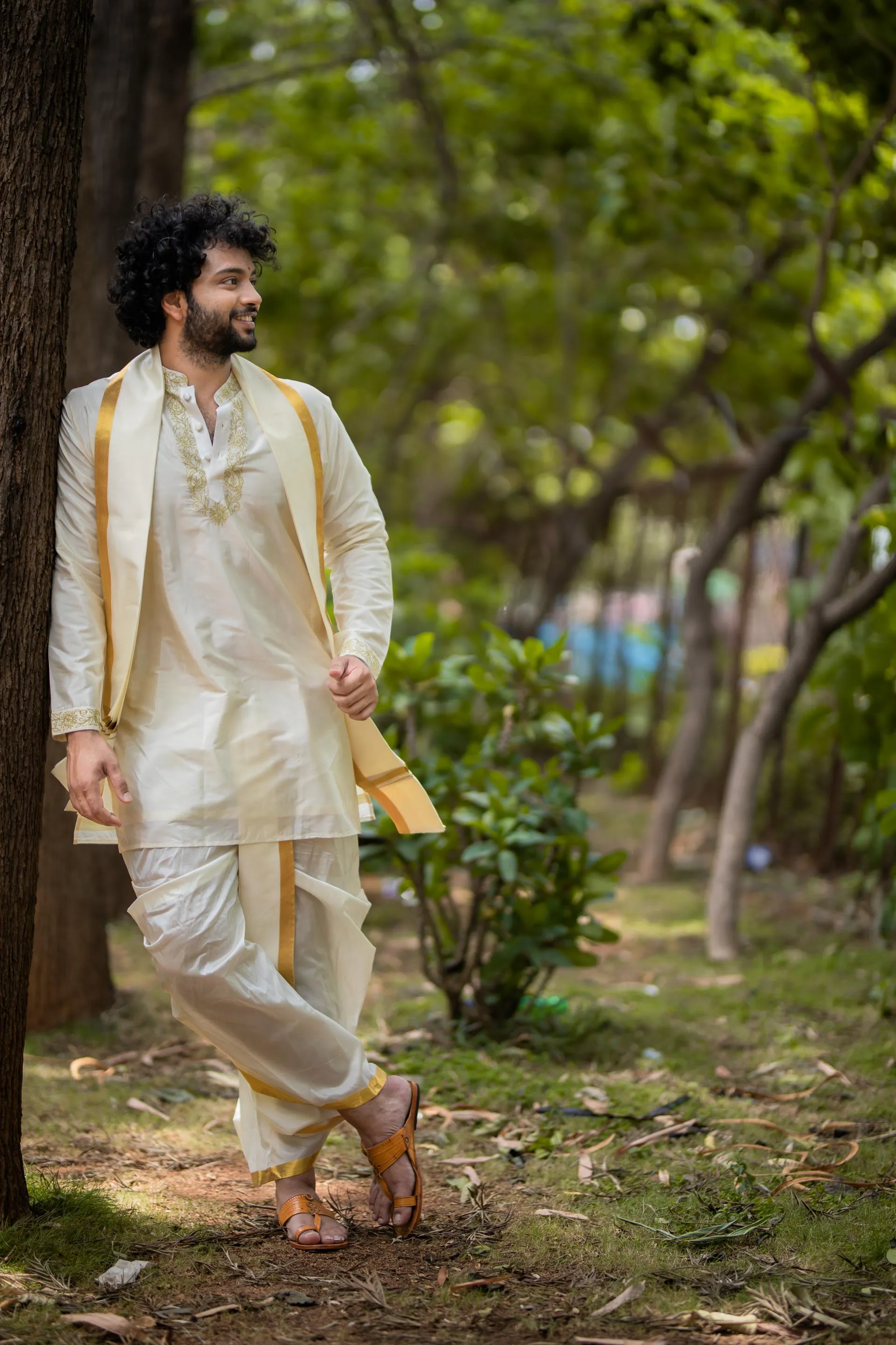 Men's Machine Embroidered Pattu Set - Hilo Design