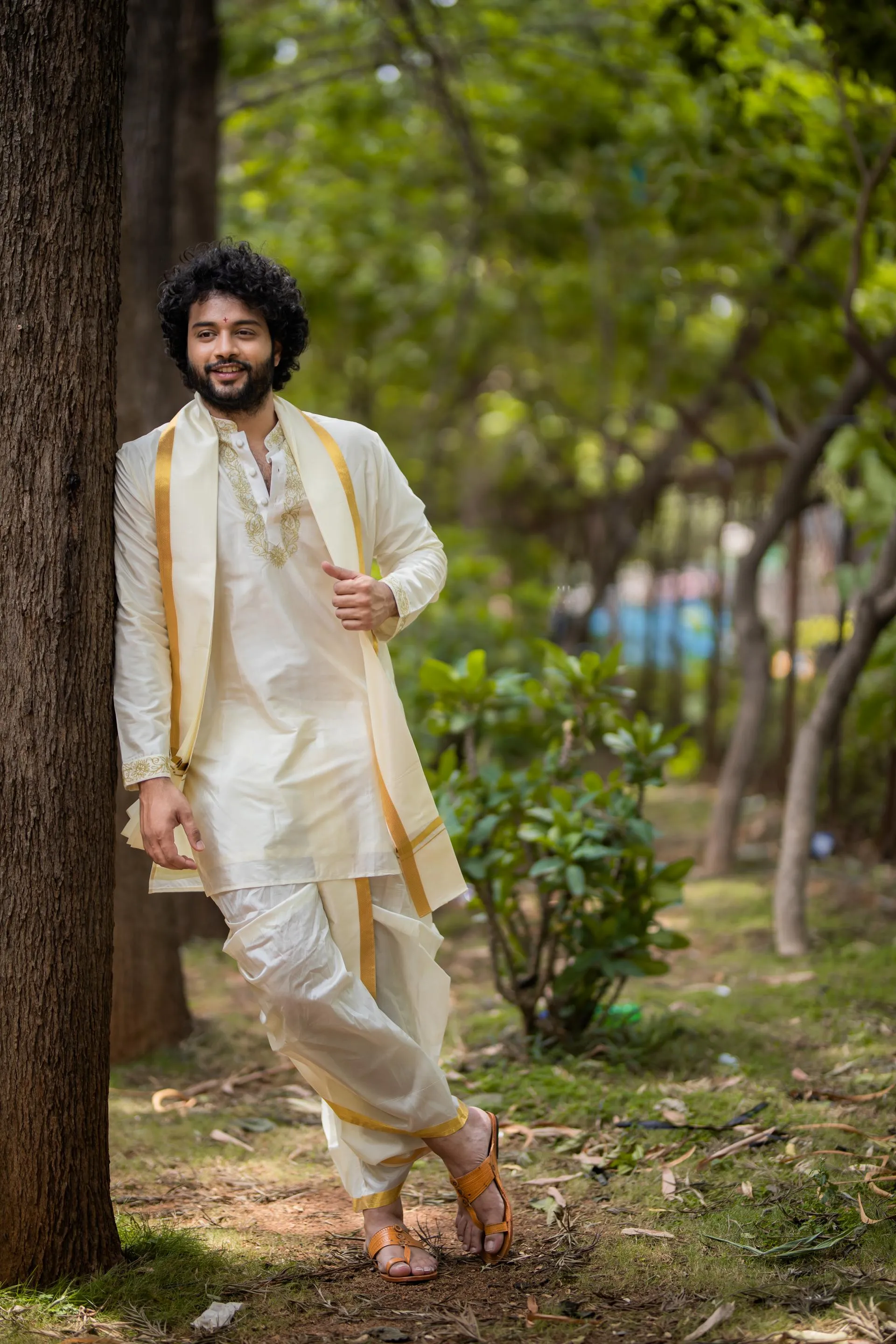 Men's Machine Embroidered Pattu Set - Hilo Design