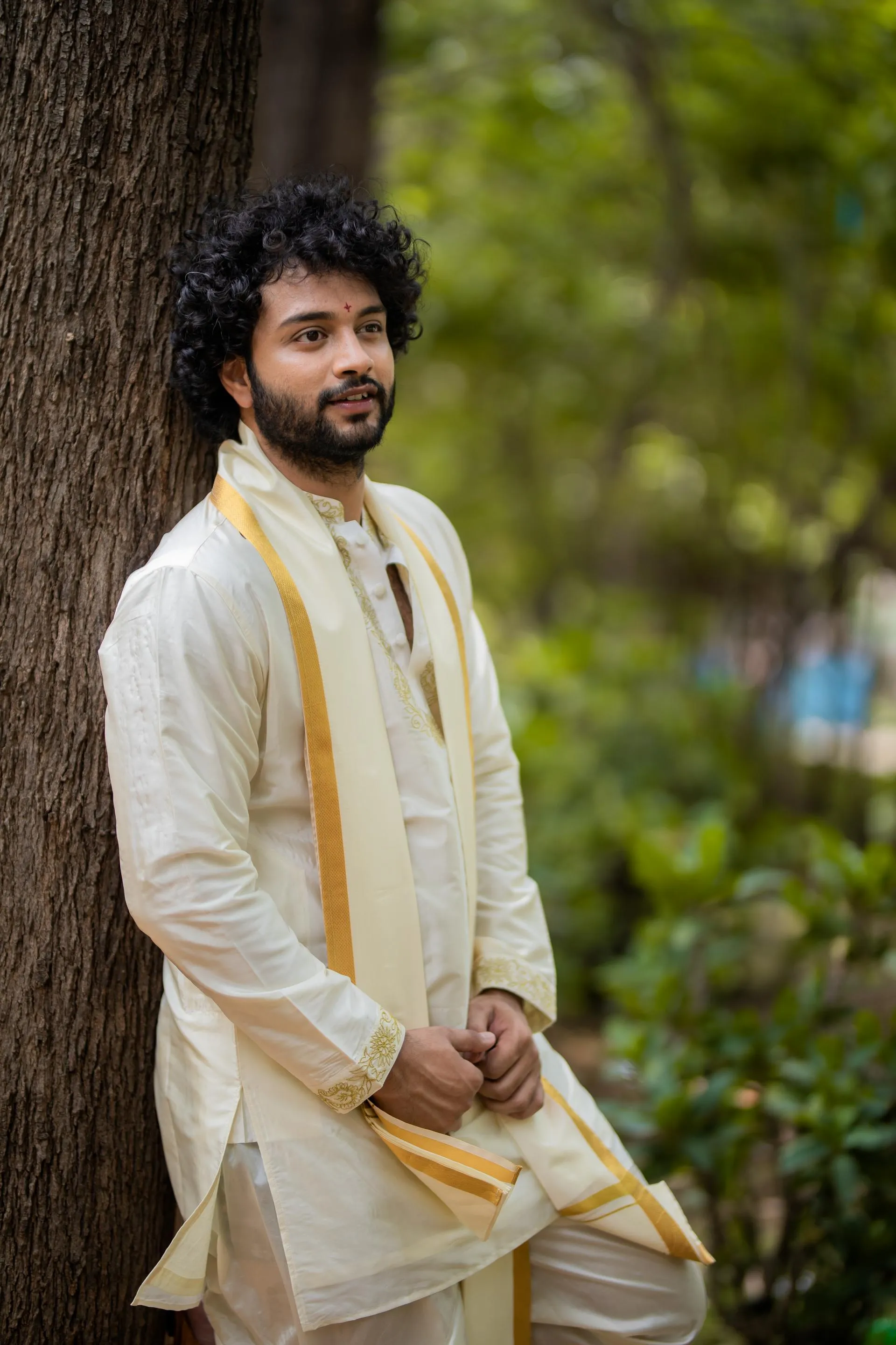 Men's Machine Embroidered Pattu Set - Hilo Design