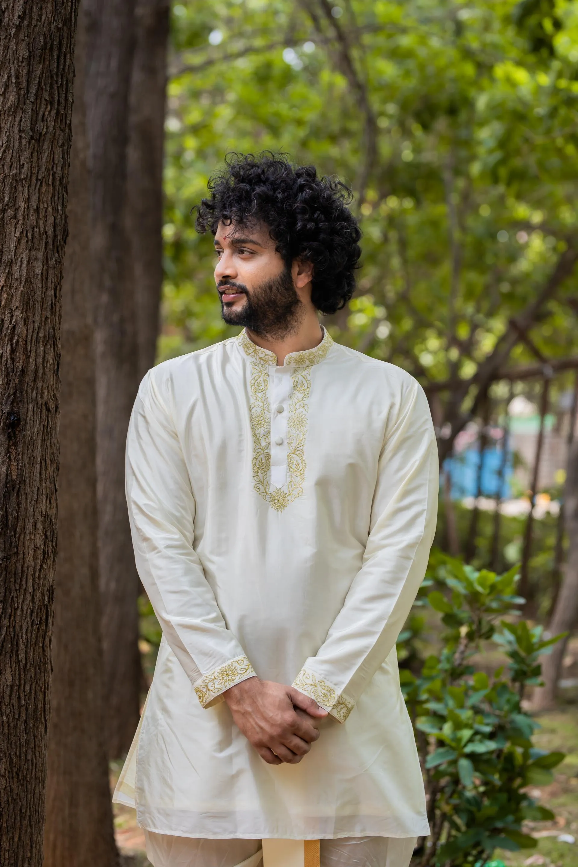 Men's Machine Embroidered Pattu Set - Hilo Design