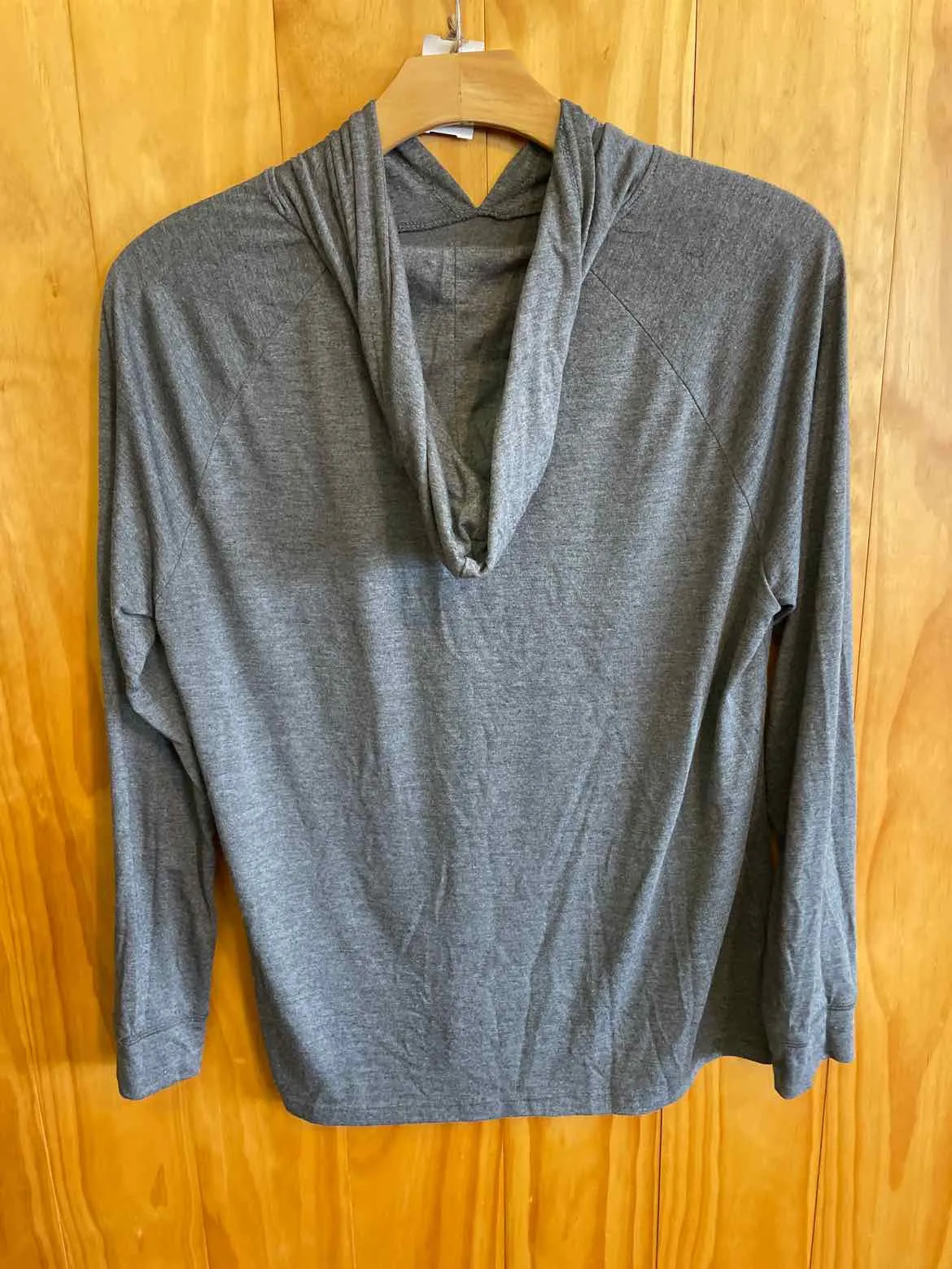 Size Medium RealTree Men's Long Sleeve Shirt